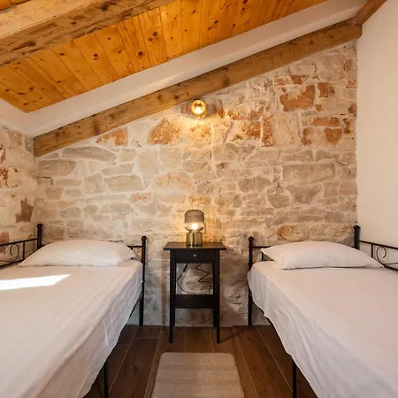 Apartament Valerija *