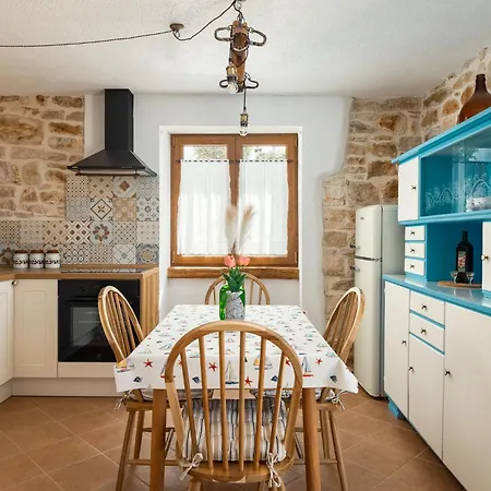 아파트 Mediterranean Stone House Valerija With Sea View