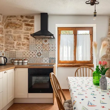 Mediterranean Stone House Valerija With Sea View 아파트