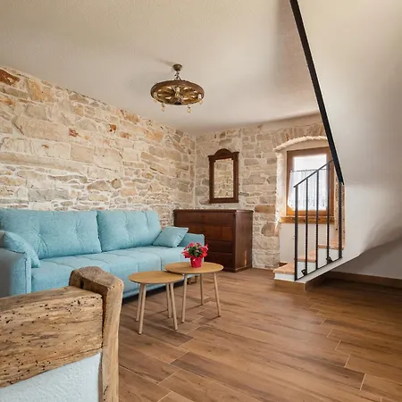 아파트 Valerija, Stone House With Sea View *